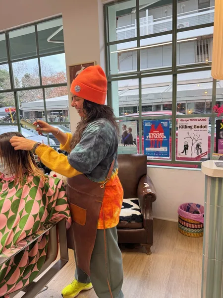 Liquid Beauty Parlor moment 4